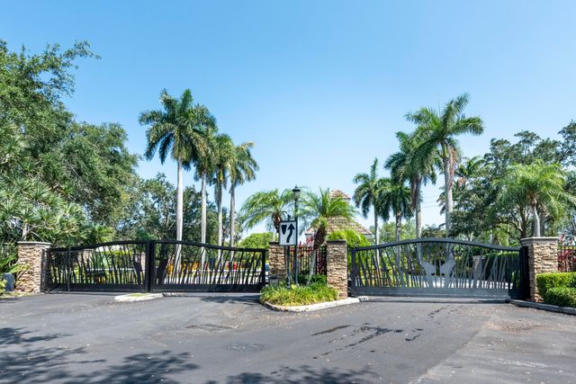 16446 Erie Place, Davie, FL 33331