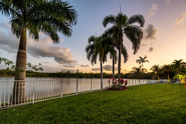 16446 Erie Place, Davie, FL 33331