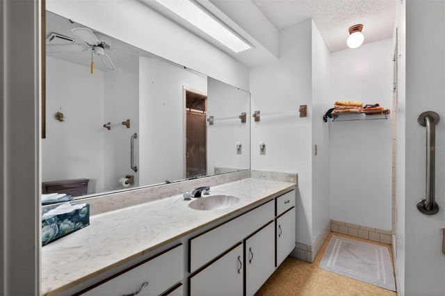 2011 NE 10TH STREET, Ocala, FL 34470