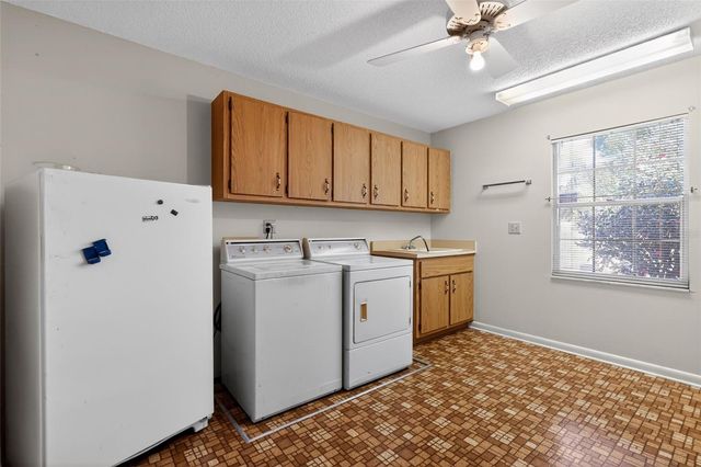 2011 NE 10TH STREET, Ocala, FL 34470