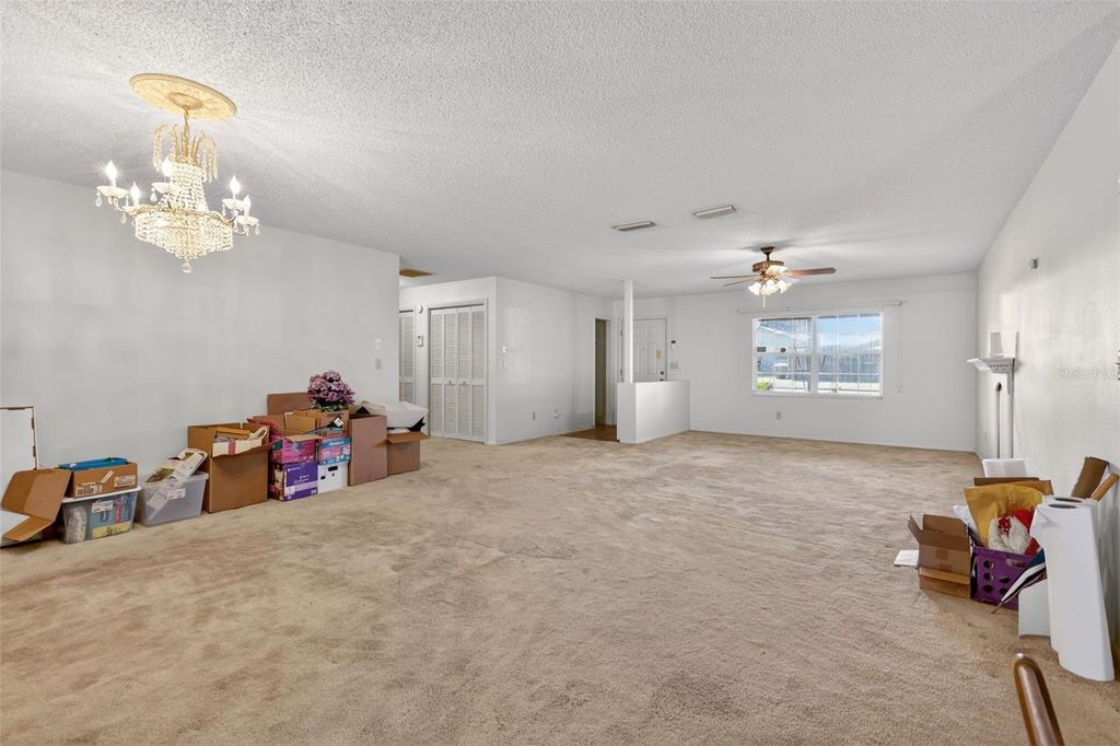 Image 12 of property listing at 2011 NE 10TH STREET, Ocala, FL 34470