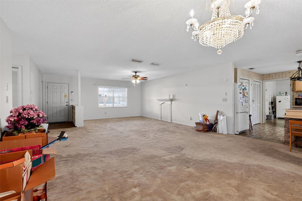 Image 15 of property listing at 2011 NE 10TH STREET, Ocala, FL 34470