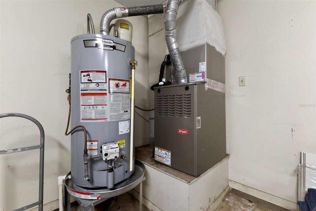 Image 30 of property listing at 2011 NE 10TH STREET, Ocala, FL 34470