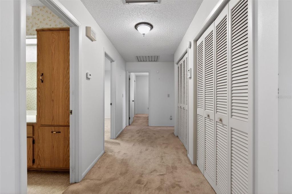 Image 33 of property listing at 2011 NE 10TH STREET, Ocala, FL 34470