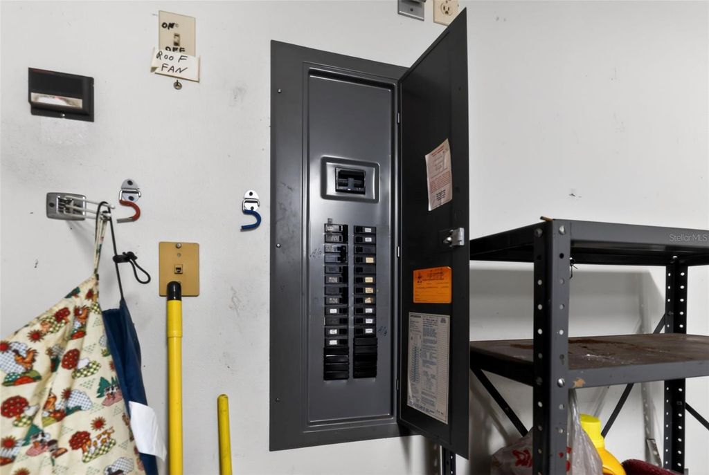 Image 34 of property listing at 2011 NE 10TH STREET, Ocala, FL 34470