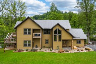 604 Cherokee Orchard Road, Gatlinburg, TN 37738