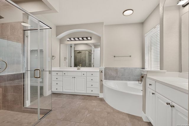 8910 FOWLER HL, Boerne, TX 78015
