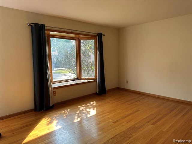 37631 Douglas Court, Sterling Heights, MI 48310