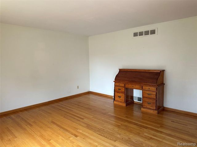 37631 Douglas Court, Sterling Heights, MI 48310