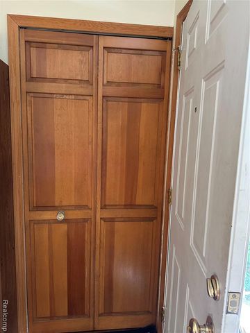 37631 Douglas Court, Sterling Heights, MI 48310