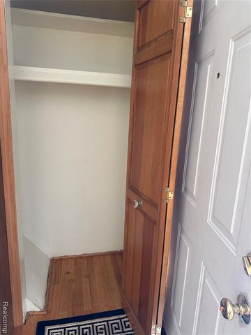 37631 Douglas Court, Sterling Heights, MI 48310