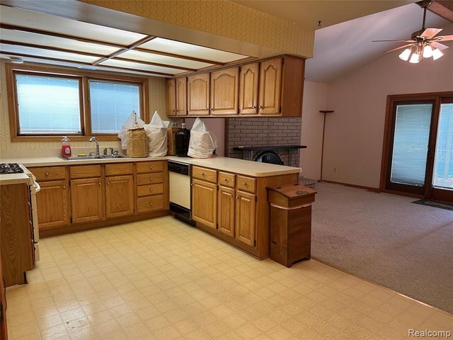 37631 Douglas Court, Sterling Heights, MI 48310