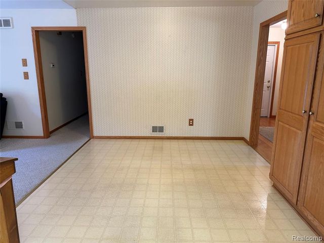 37631 Douglas Court, Sterling Heights, MI 48310