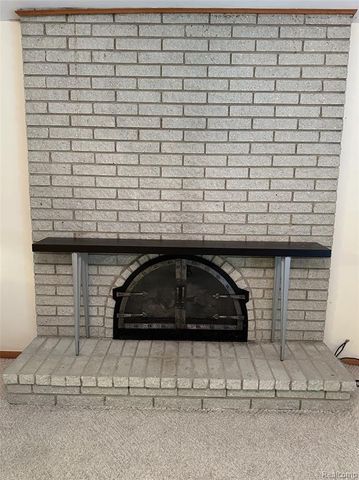 37631 Douglas Court, Sterling Heights, MI 48310