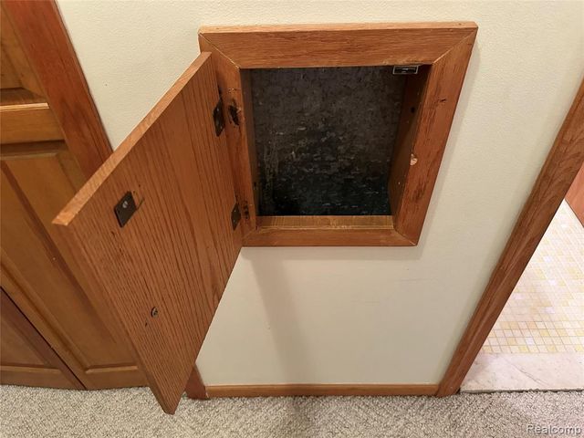 37631 Douglas Court, Sterling Heights, MI 48310