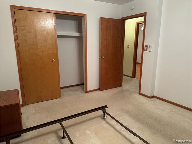 37631 Douglas Court, Sterling Heights, MI 48310