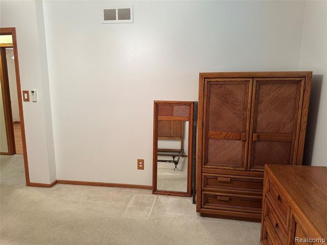 37631 Douglas Court, Sterling Heights, MI 48310