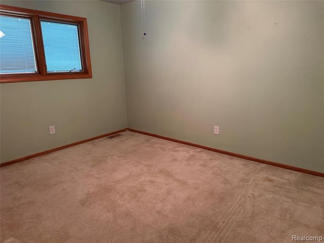 37631 Douglas Court, Sterling Heights, MI 48310