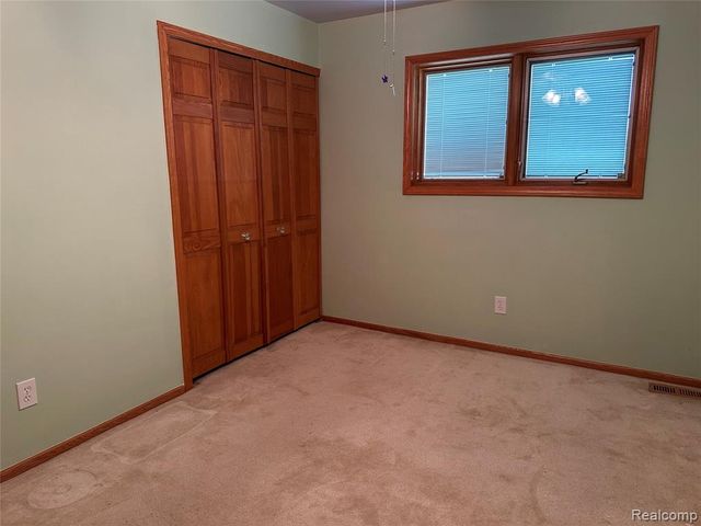 37631 Douglas Court, Sterling Heights, MI 48310