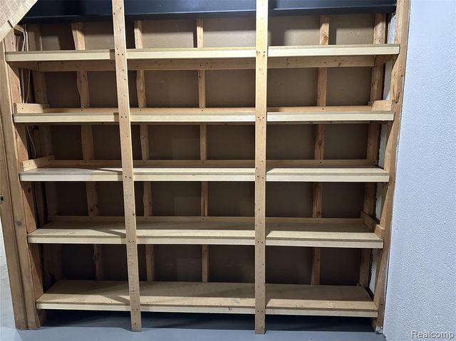 37631 Douglas Court, Sterling Heights, MI 48310