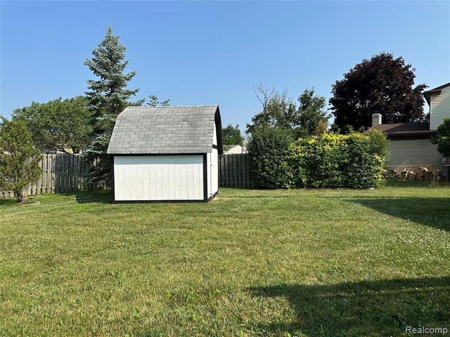 37631 Douglas Court, Sterling Heights, MI 48310