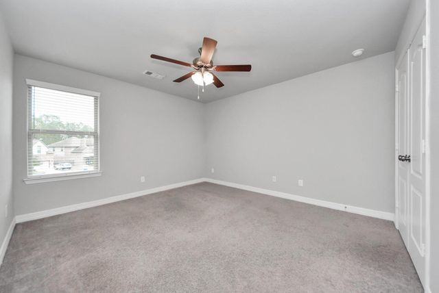 196 Chestnut Meadow Drive, Conroe, TX 77384