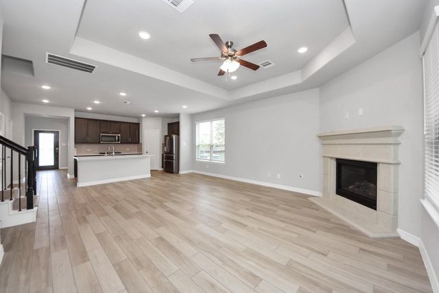 196 Chestnut Meadow Drive, Conroe, TX 77384