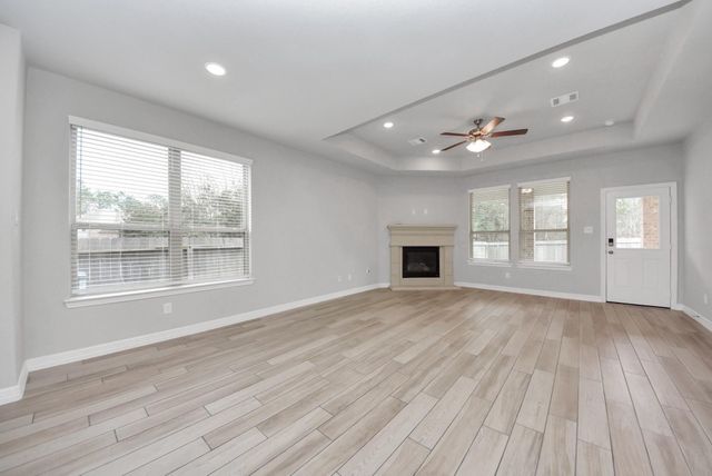 196 Chestnut Meadow Drive, Conroe, TX 77384