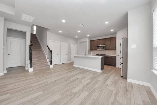 196 Chestnut Meadow Drive, Conroe, TX 77384