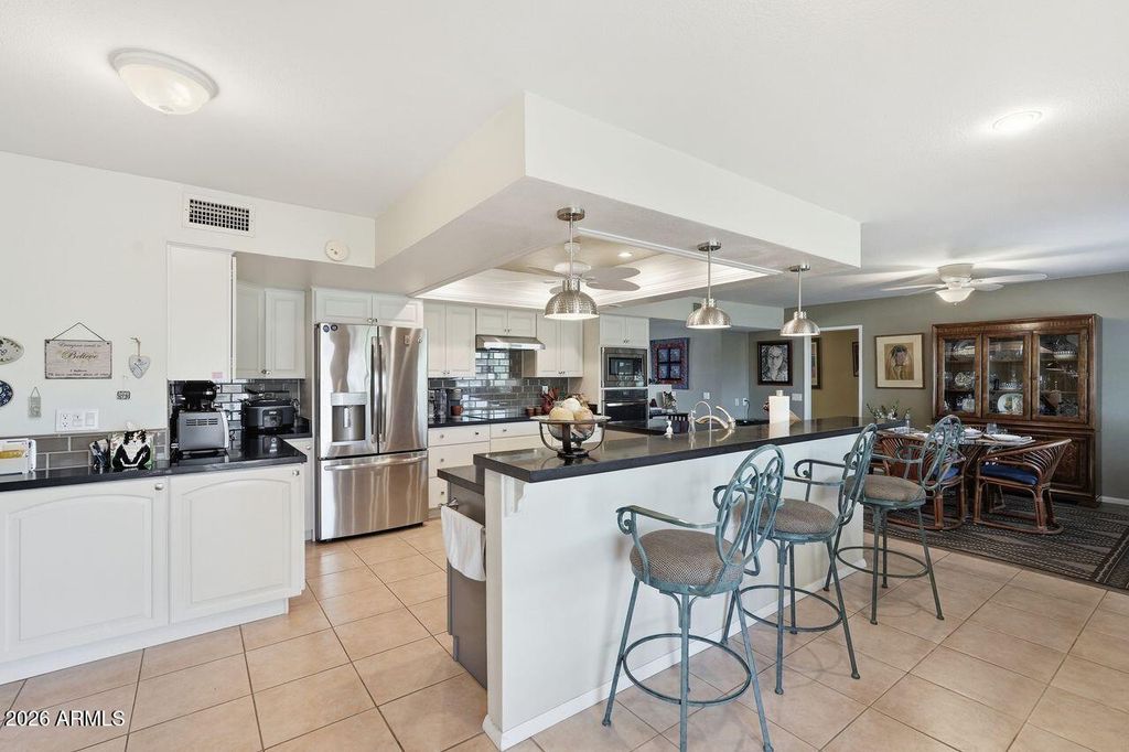 20013 N WILLOWCREEK Circle, Sun City, AZ 85373 — photo 5