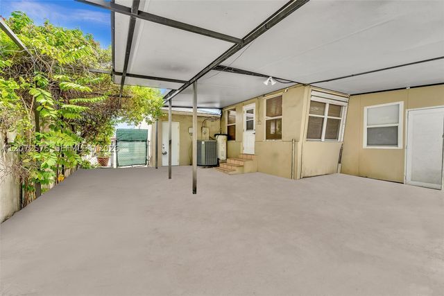 340 W 55th St, Hialeah, FL 33012