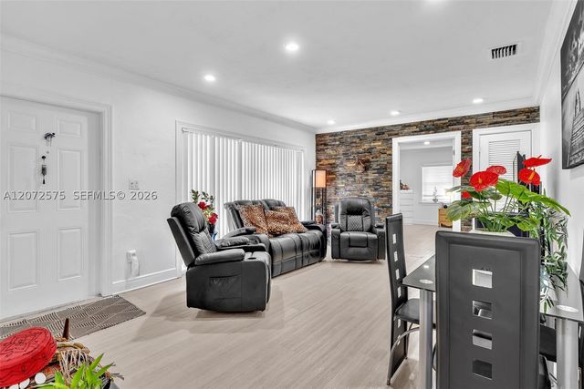 340 W 55th St, Hialeah, FL 33012