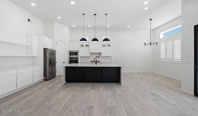 288 EMERALD DUST Place, El Paso, TX 79928