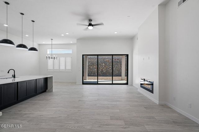 288 EMERALD DUST Place, El Paso, TX 79928