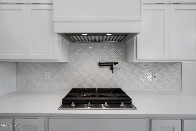 288 EMERALD DUST Place, El Paso, TX 79928