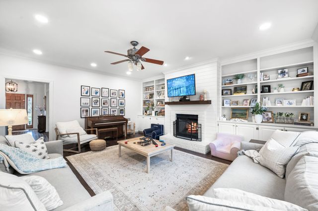 901 Deer Pointe Ct, Nashville, TN 37221