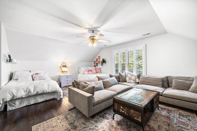 901 Deer Pointe Ct, Nashville, TN 37221