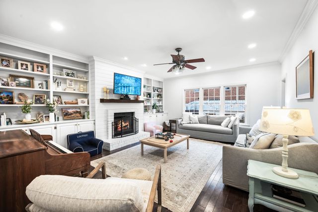 901 Deer Pointe Ct, Nashville, TN 37221