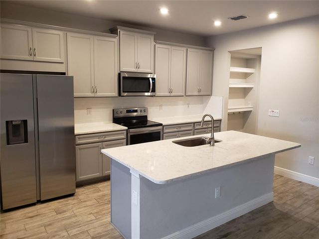 17623 LEDGER LINE LANE, Lutz, FL 33558