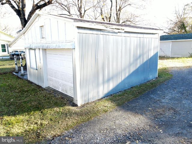 803 NEW YORK AVE, Martinsburg, WV 25401