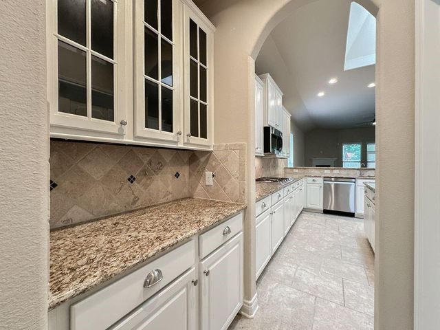 10 Pilot Rock Place, Tomball, TX 77375