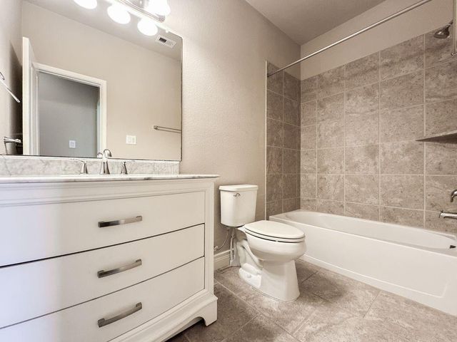 10 Pilot Rock Place, Tomball, TX 77375