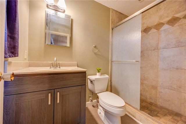 3421 W 10th Place, Lawrence, KS 66049