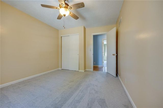 3421 W 10th Place, Lawrence, KS 66049