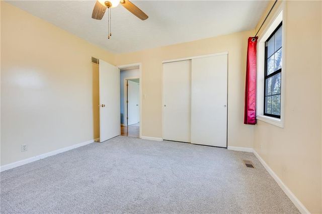 3421 W 10th Place, Lawrence, KS 66049