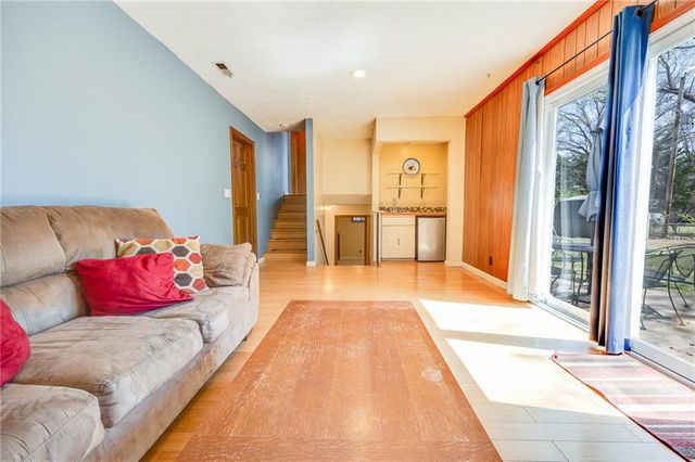 3421 W 10th Place, Lawrence, KS 66049