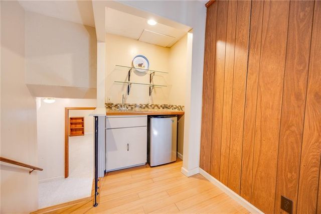 3421 W 10th Place, Lawrence, KS 66049