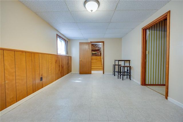 3421 W 10th Place, Lawrence, KS 66049