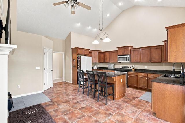 478 E Sequoia Street, Republic, MO 65738
