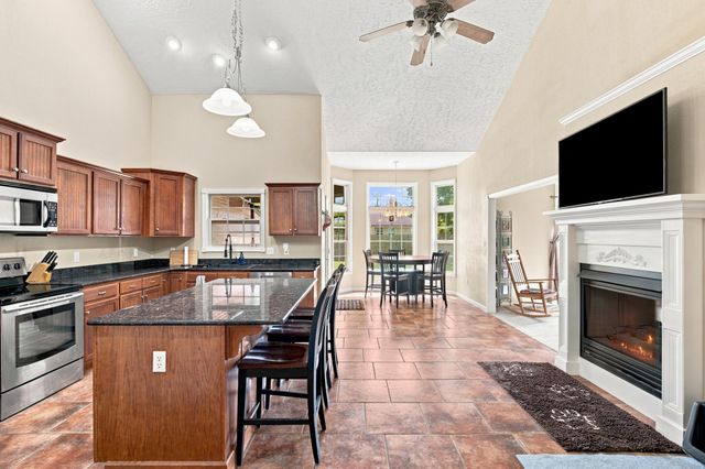 478 E Sequoia Street, Republic, MO 65738
